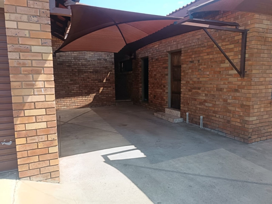 4 Bedroom Property for Sale in Minerva Gardens Northern Cape